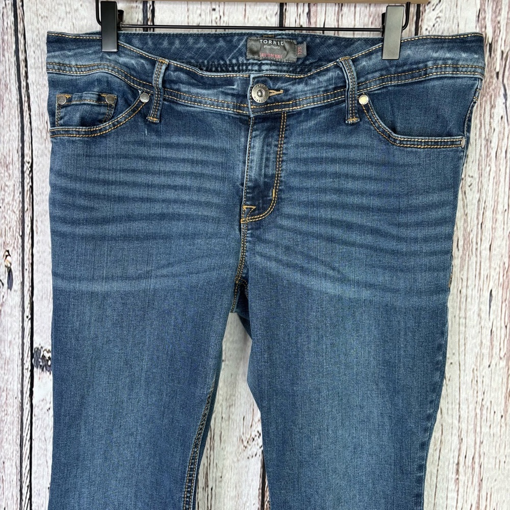 Torrid Size 12S Short Luxe Slim Boot Bootcut Jeans Super Stretch Mid Rise in EUC - Picture 2 of 15
